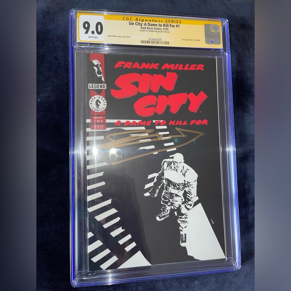 SIN CITY: A DAME TO KILL FOR #1  Dark Horse CGC SS 9.0 Signed by FRANK MILLER